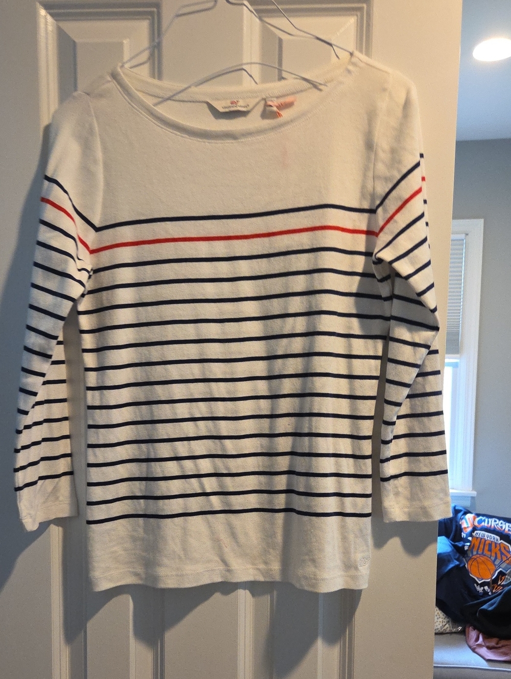 Vineyard Vines White Sweater with Navy and Red Stripes